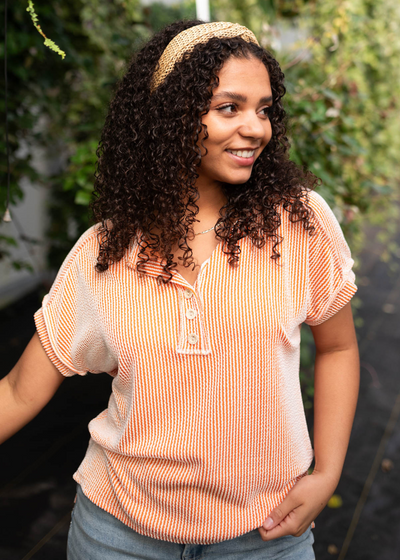 Sunkist ribbed top with buttons