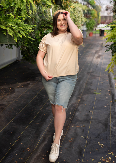 Plus size cream puff sleeve top with short sleeves