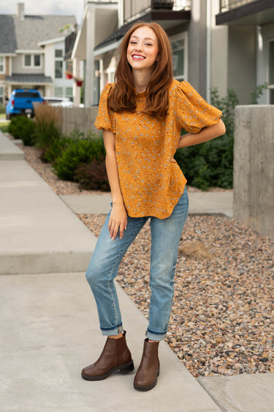 Short sleeve mustard top with floral print
