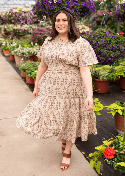 Short sleeve plus size taupe patterned dress