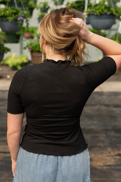 Back view of the black textured knit tip