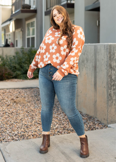 Long sleeve plus size caramel sweater with daisies