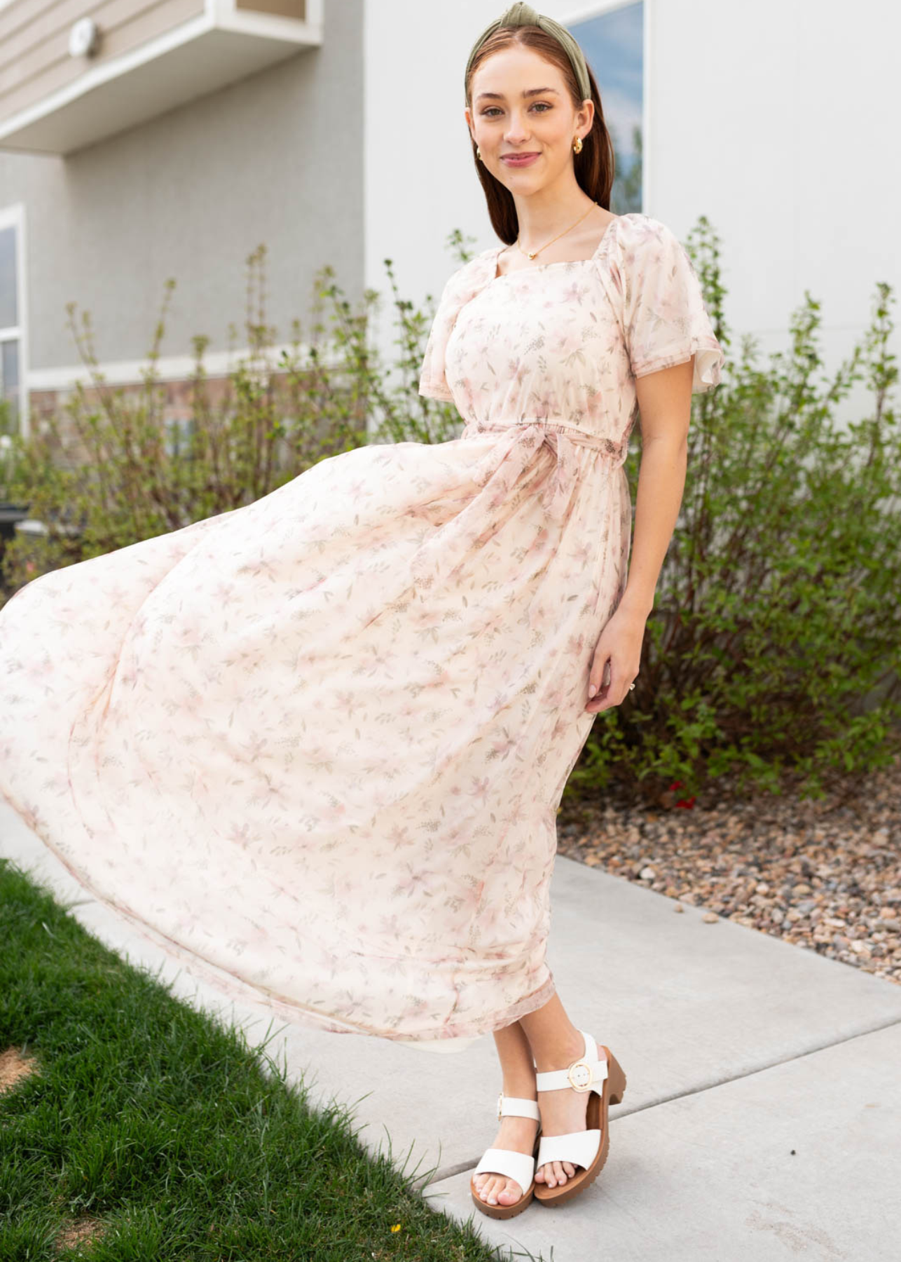 Ivory floral dress with short sleeves