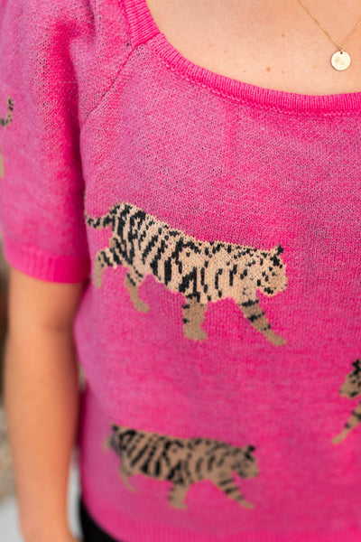 Wide neck fuchsia top with tigers