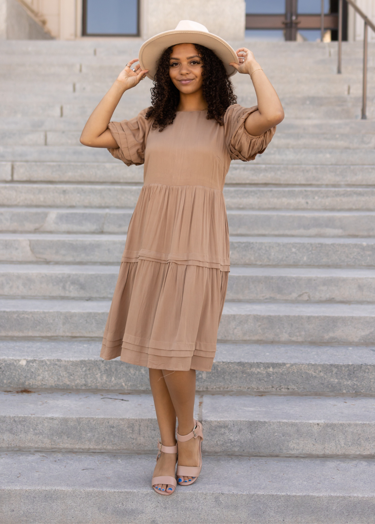 Short sleeve taupe dress with pleats on skirt