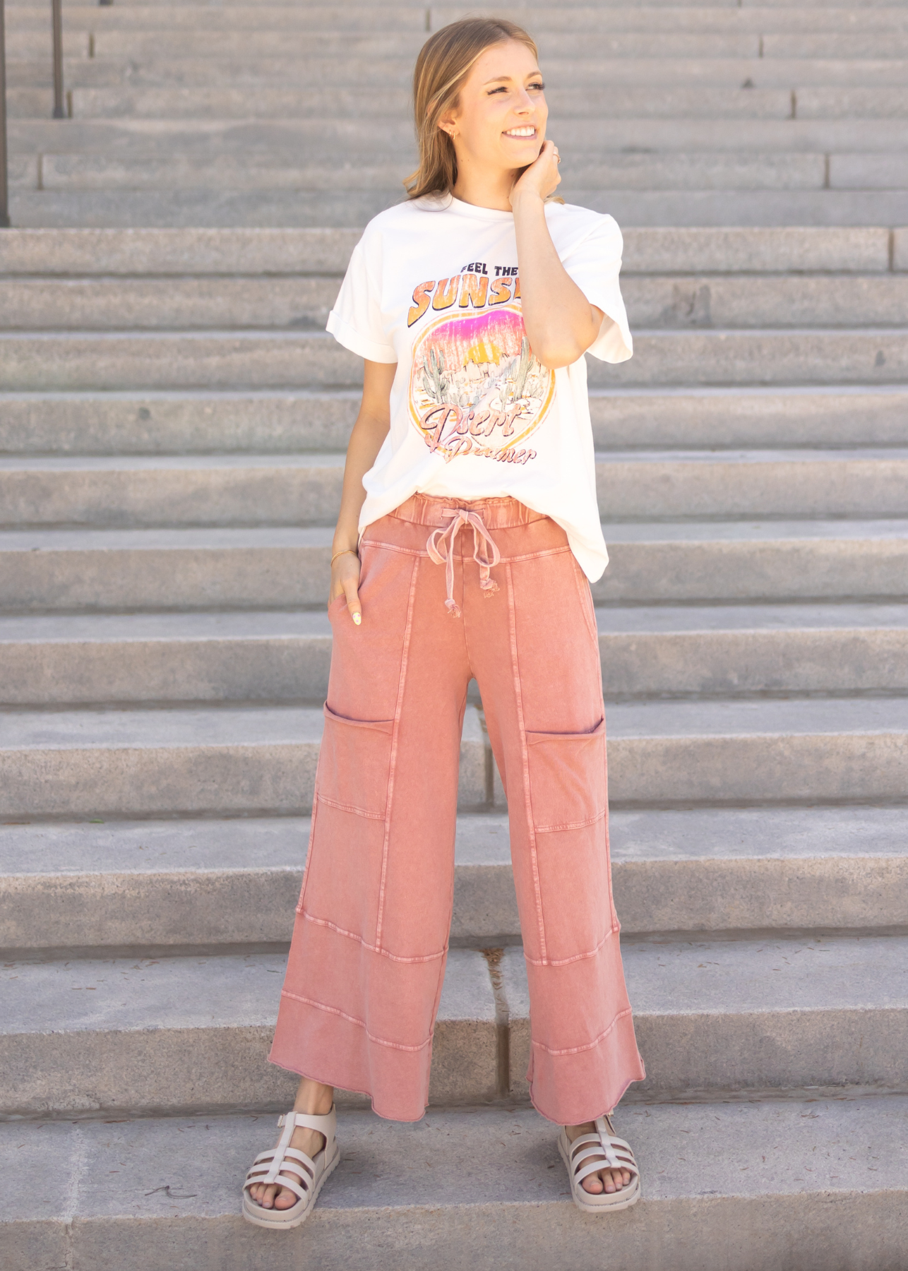 Sunset white tee with short sleeves