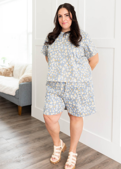 Plus size blue floral top with short sleeves