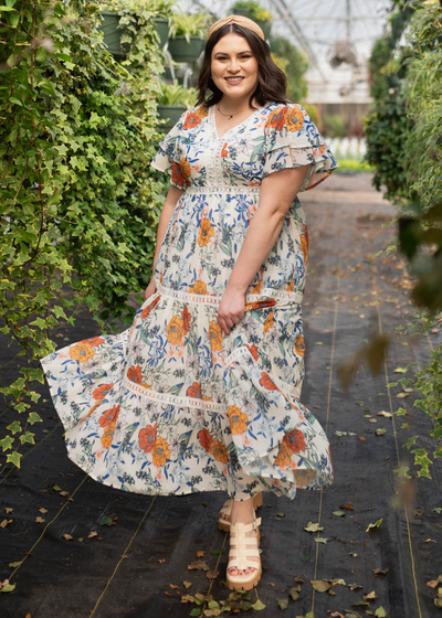 Short sleeve plus size cream floral tiered dress