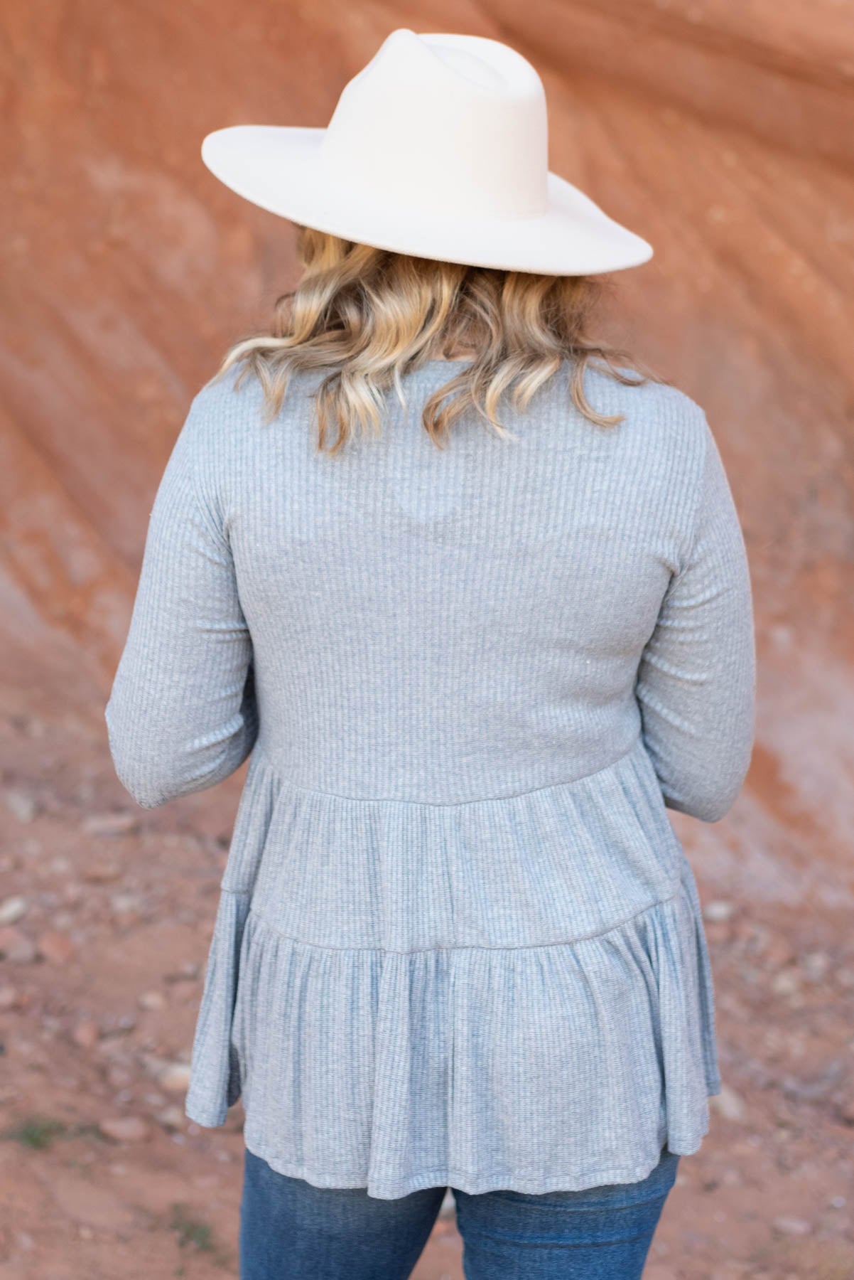 Back view of heather grey top
