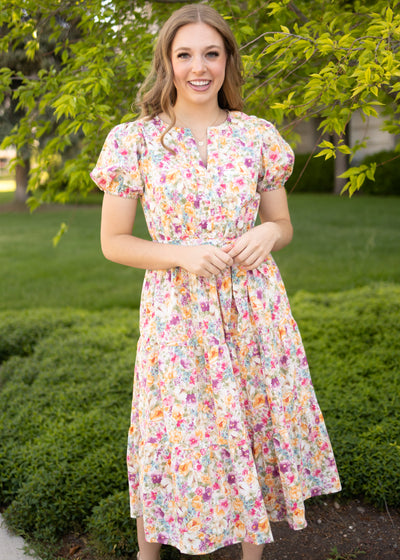 Floral dress that ties at the waist