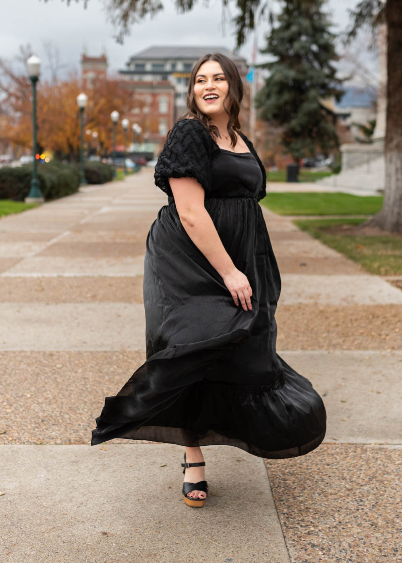 Plus size black organza dress with pattern fabric short sleeves