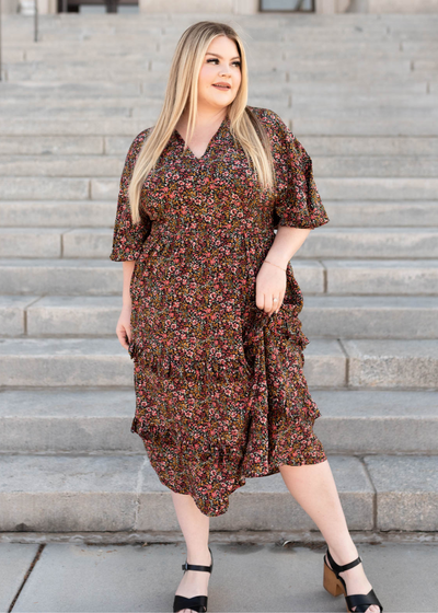 Plus size short sleeve floral tiered ruffle dress
