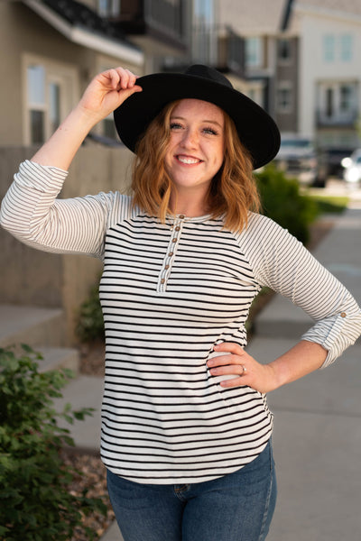 3/4 sleeve white stripe top