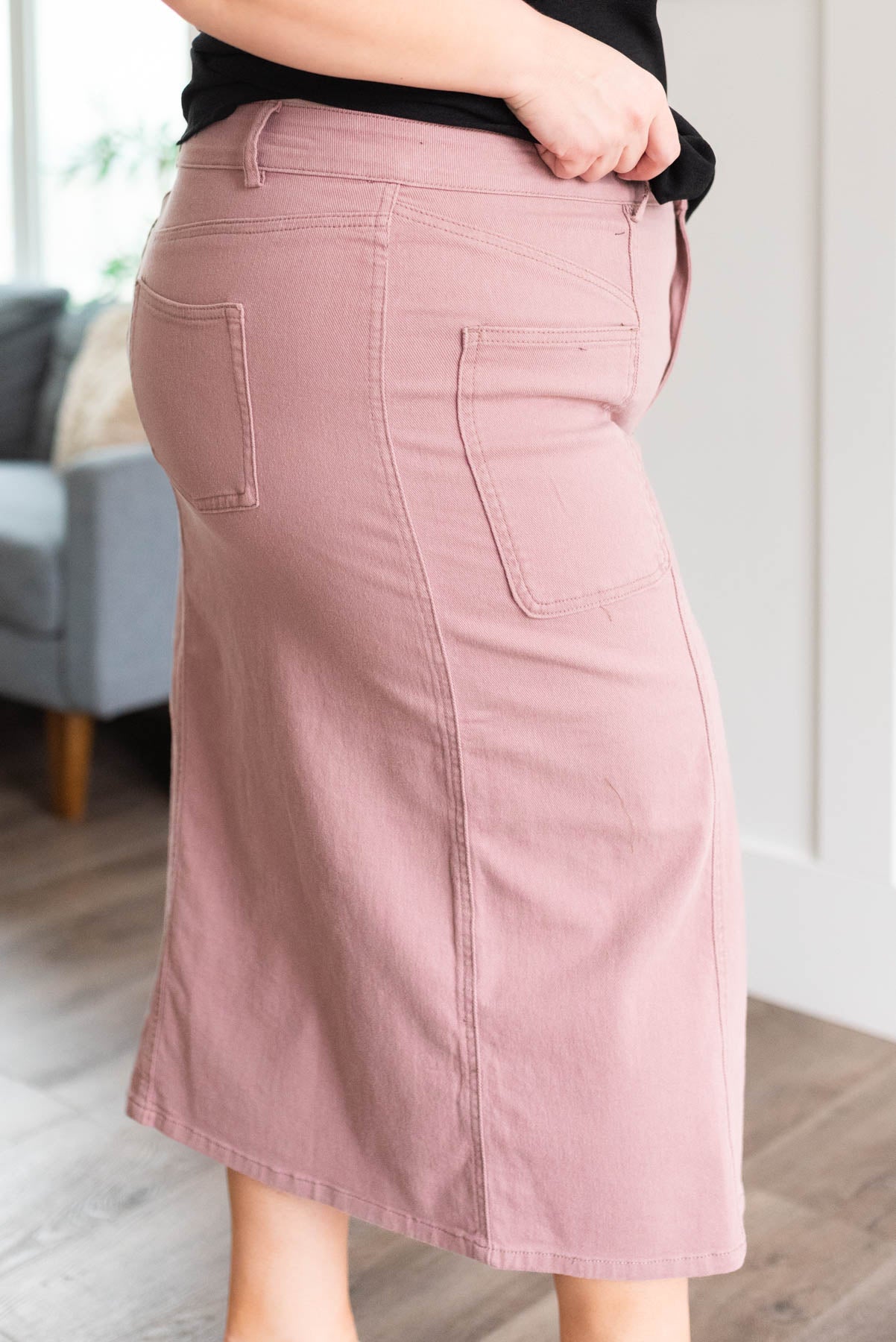 Side view of the plus size mauve maxi skirt
