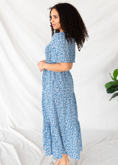 Side view of the blue flroal tiered dress