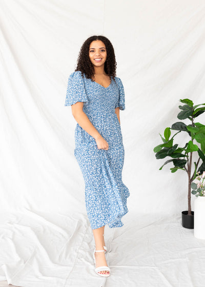 Short sleeve blue flroal tiered dress