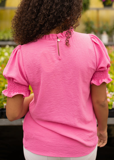 Back view of a small bubble gum top