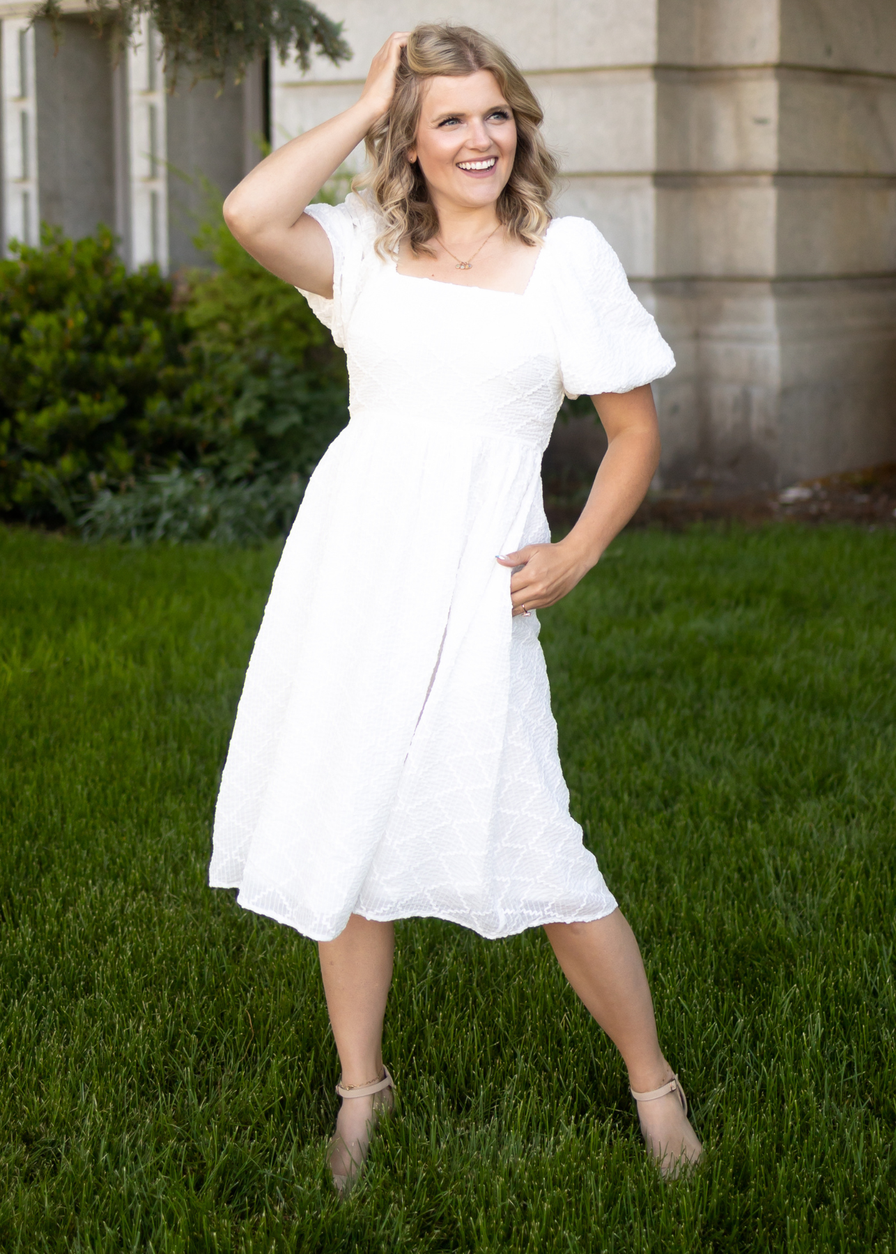 Short sleeve white dress