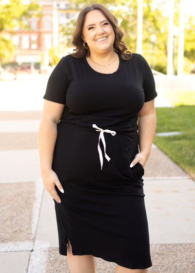 Short sleeve knit black dress that ties at the waist