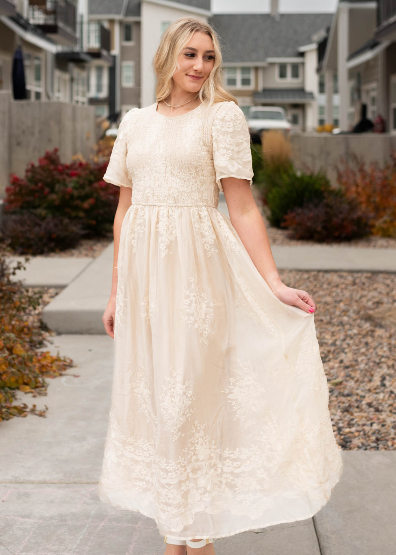 Champagne embroidered dress with short sleeves