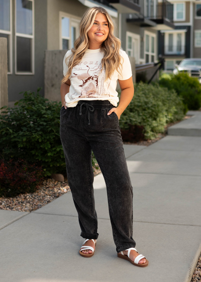 Black pants with pockets