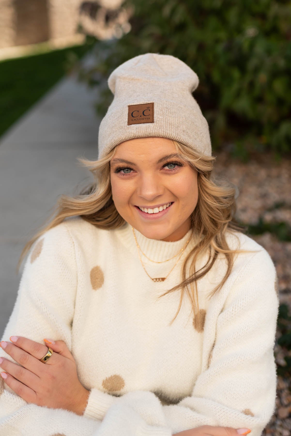 Fold up beige knit beanie