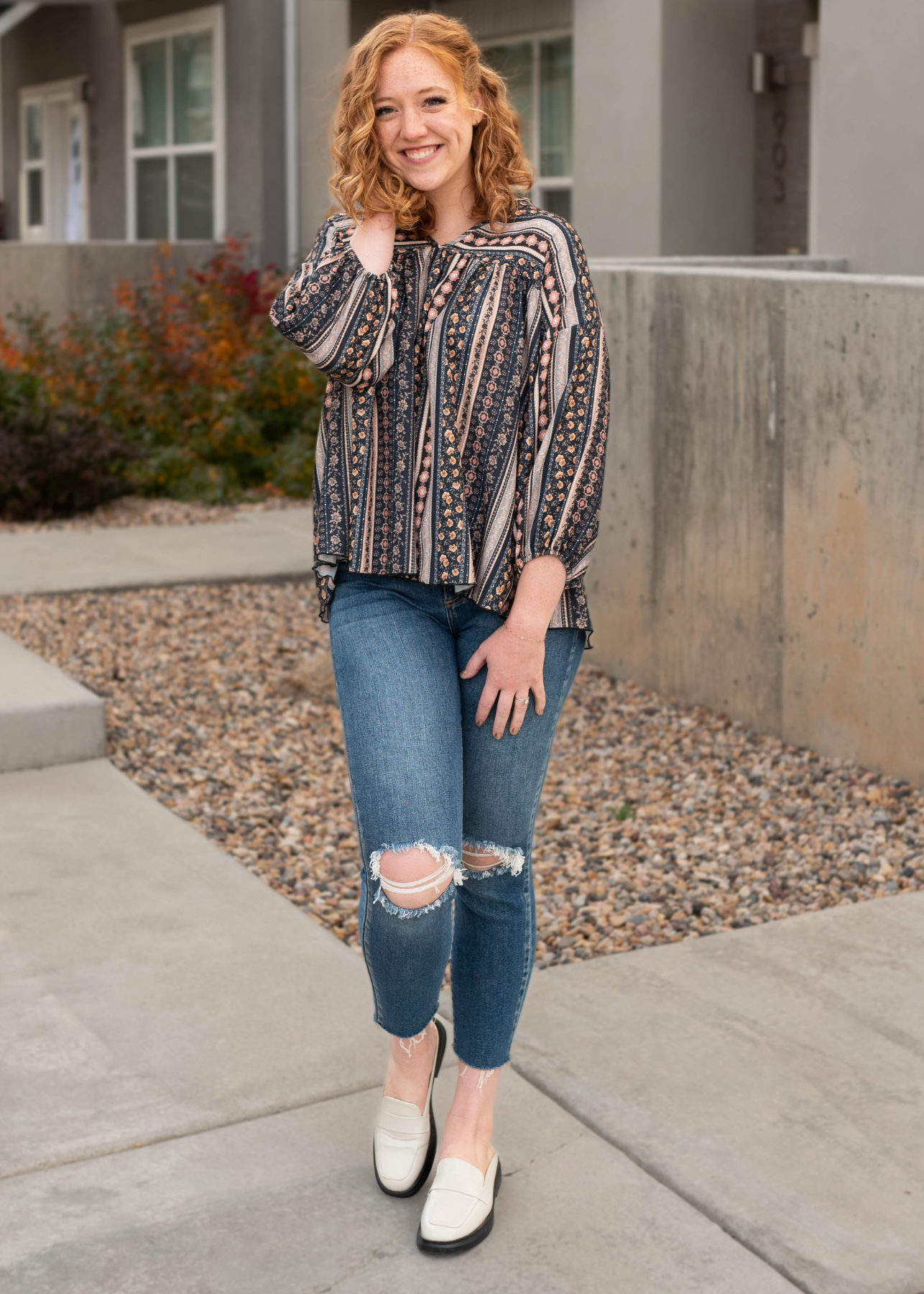 Pattern black top with 3/4 sleeves