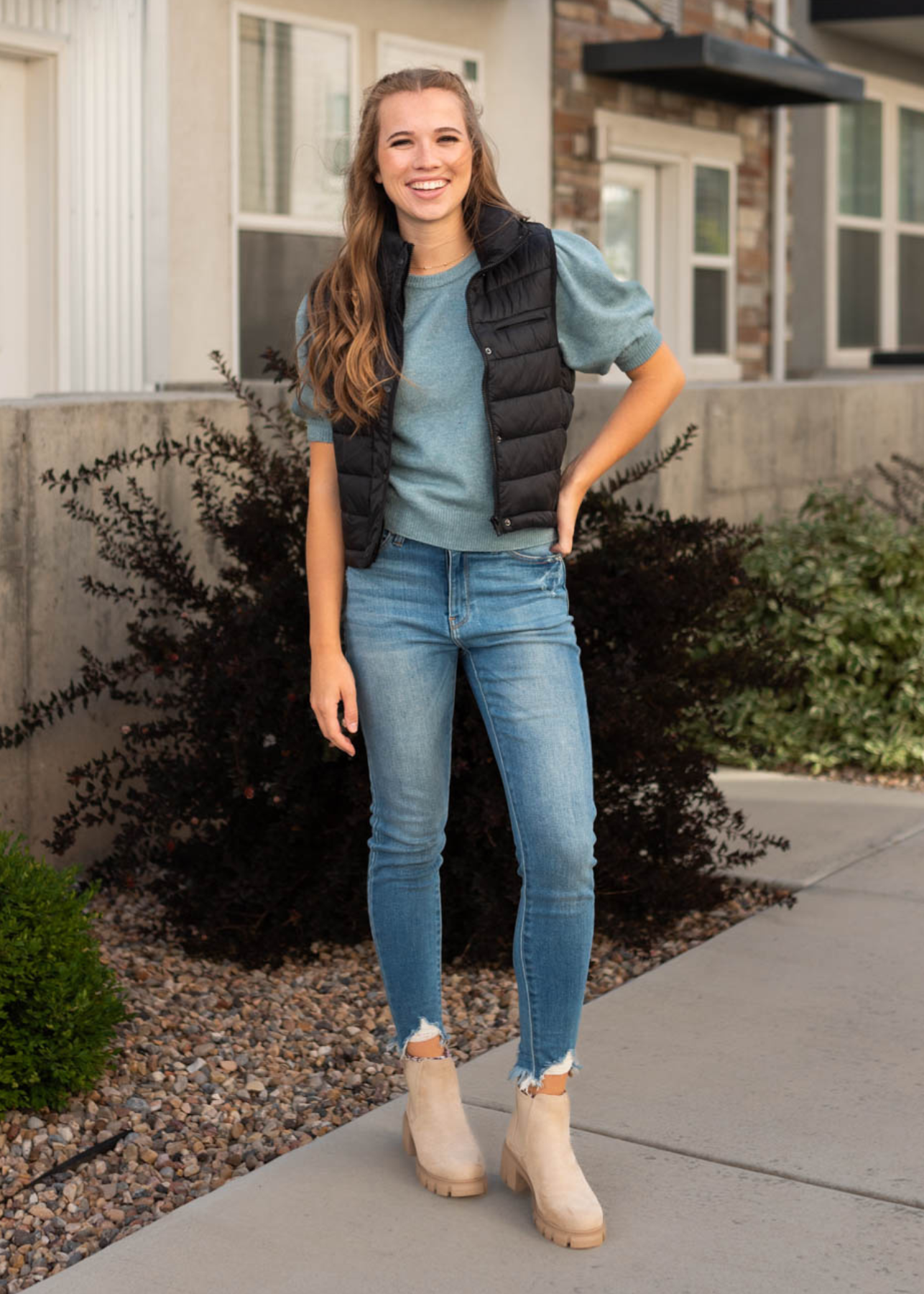 Blue grey top with short sleeves