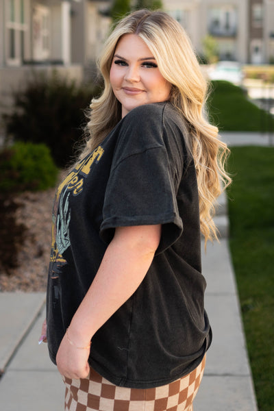 Side view of a desert drifter black tee