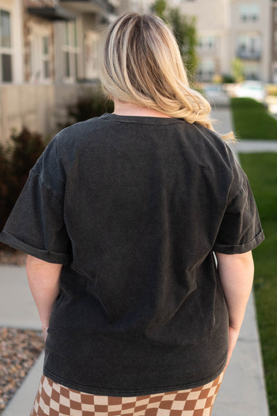 Back view of the desert drifter black tee