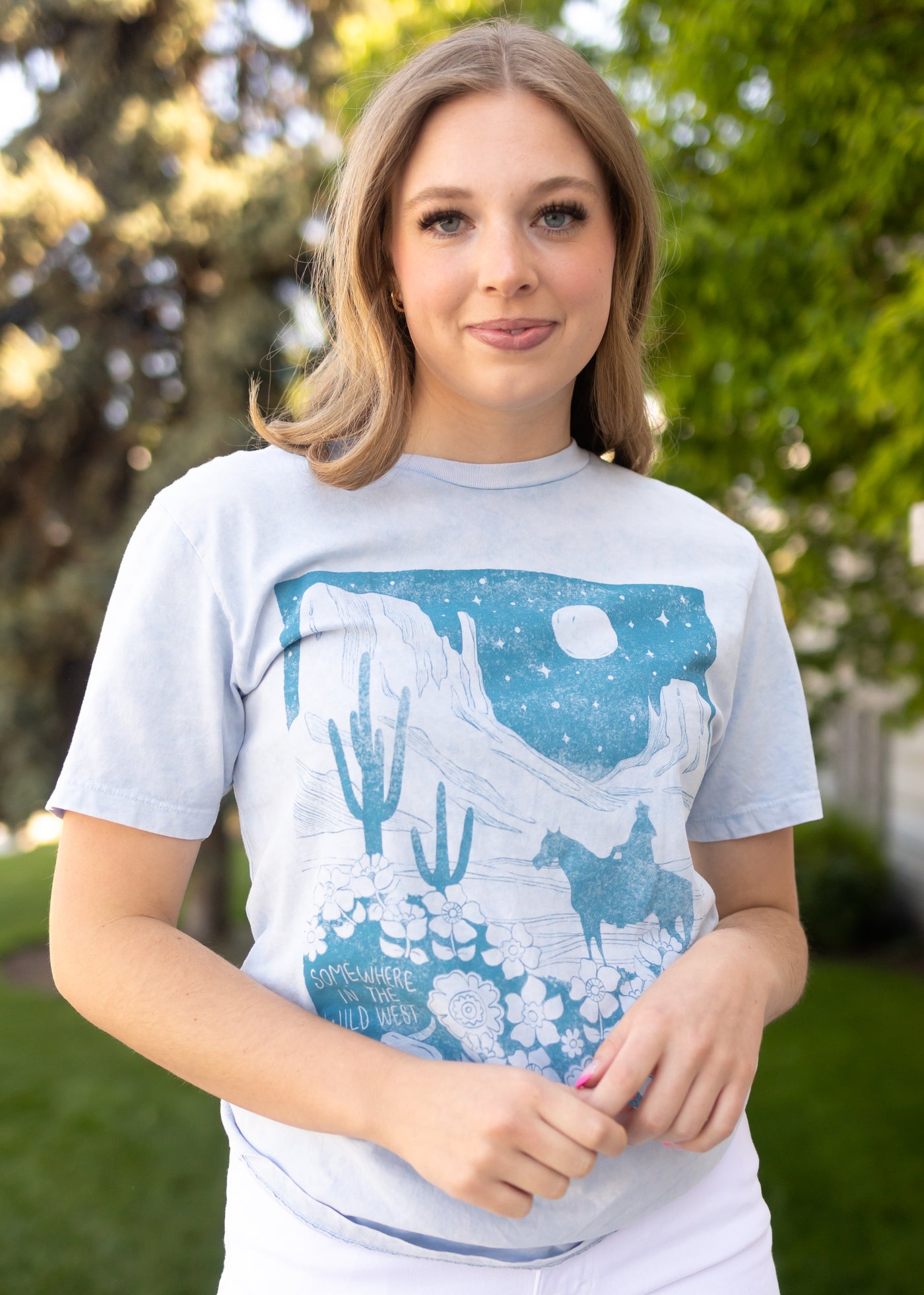 Short sleeve desert night blue graphic t-shirt