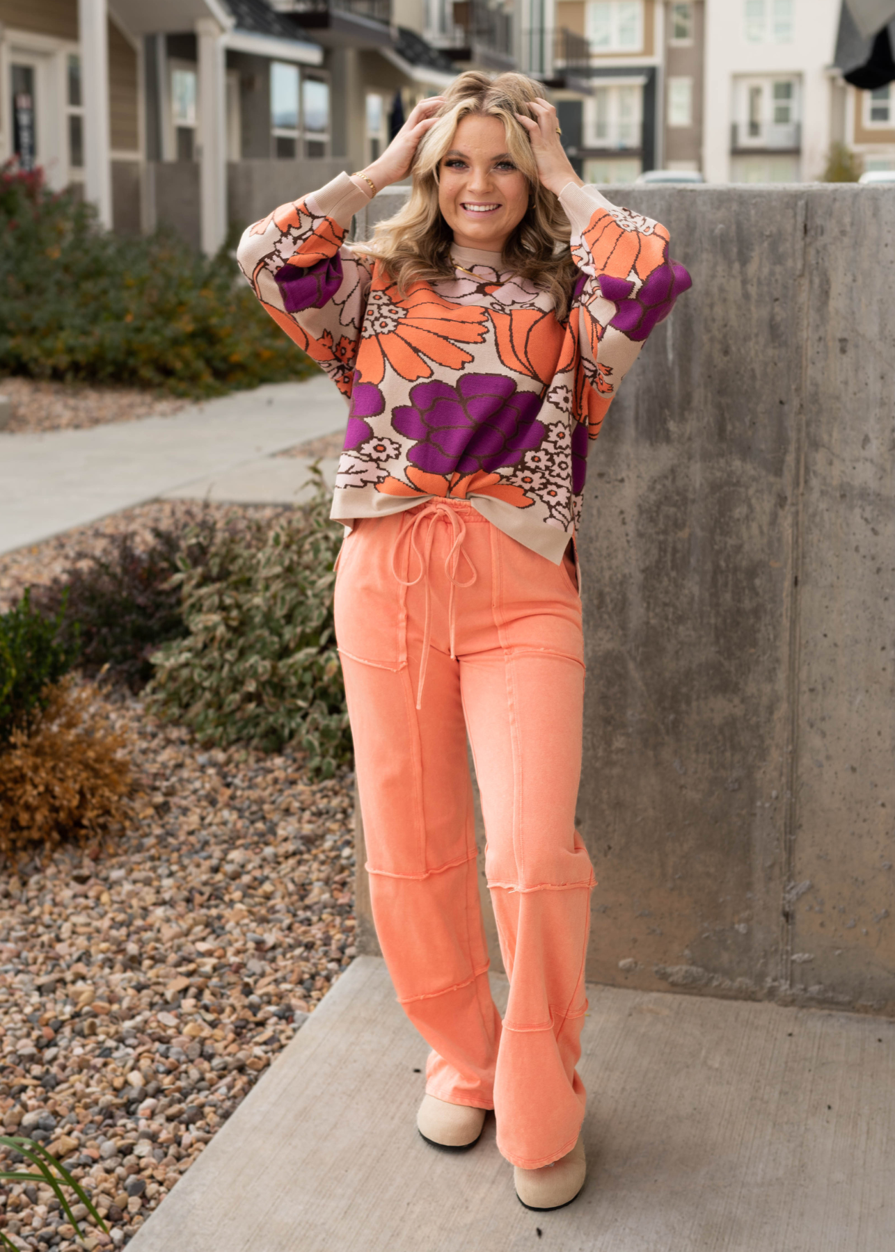 Knit light orange pants
