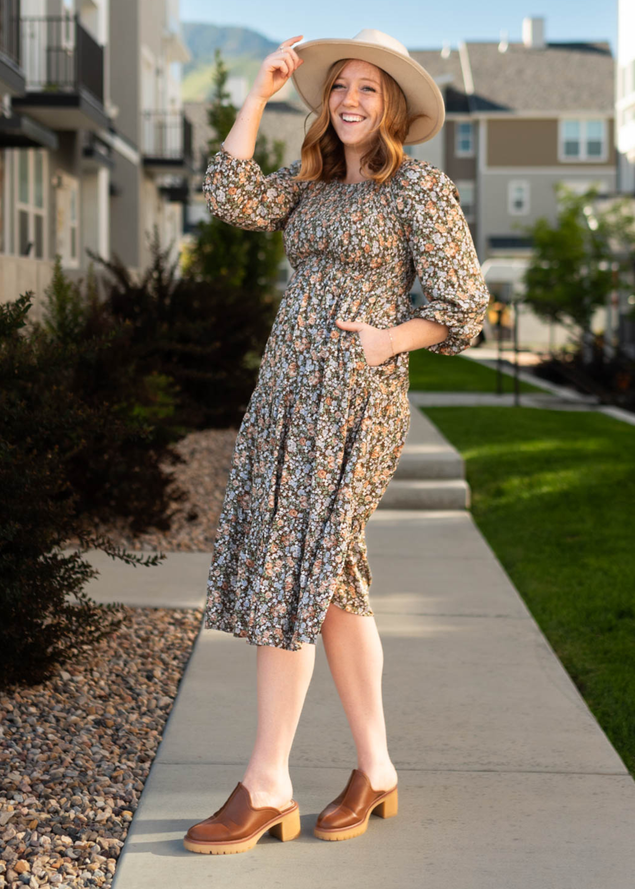 Chestnut floral dress with pockets