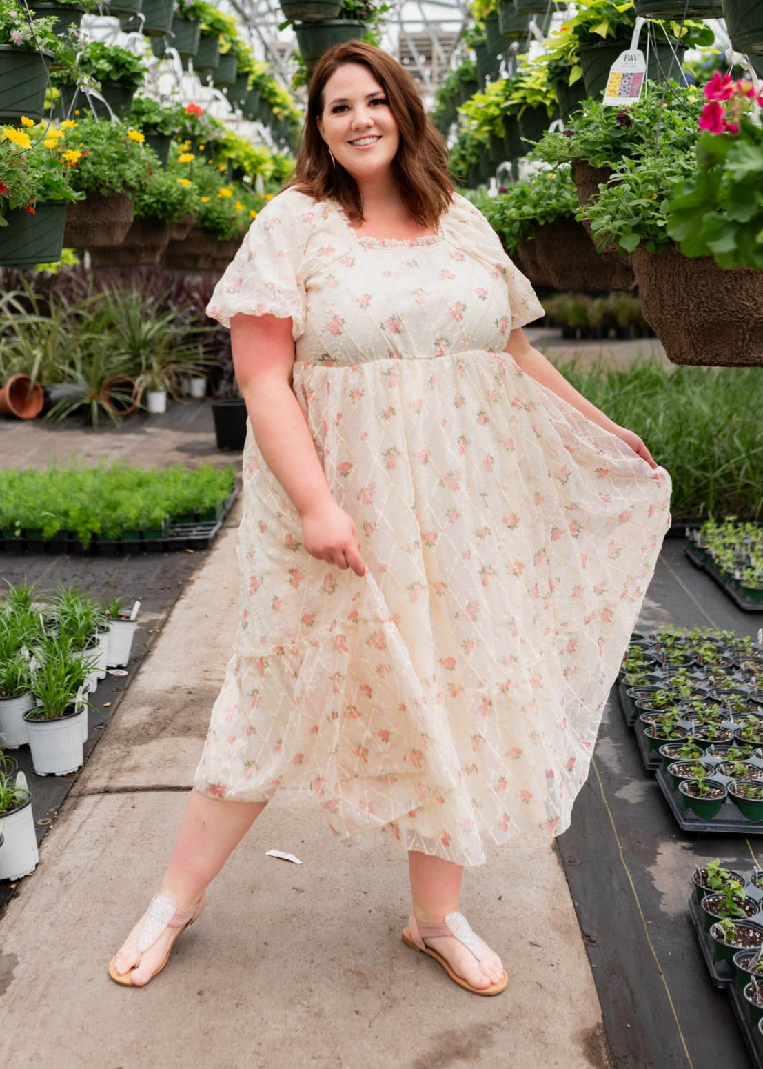 Plus size cream rose dress with short sleeves