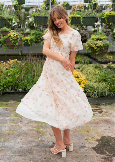 Cream rose dress with a sqaure neck