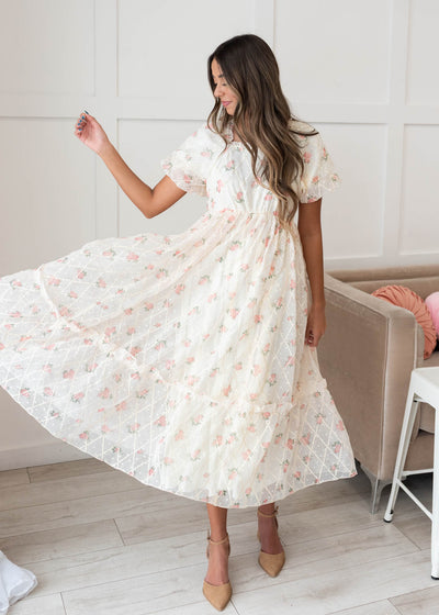 Cream rose dress with short sleeves