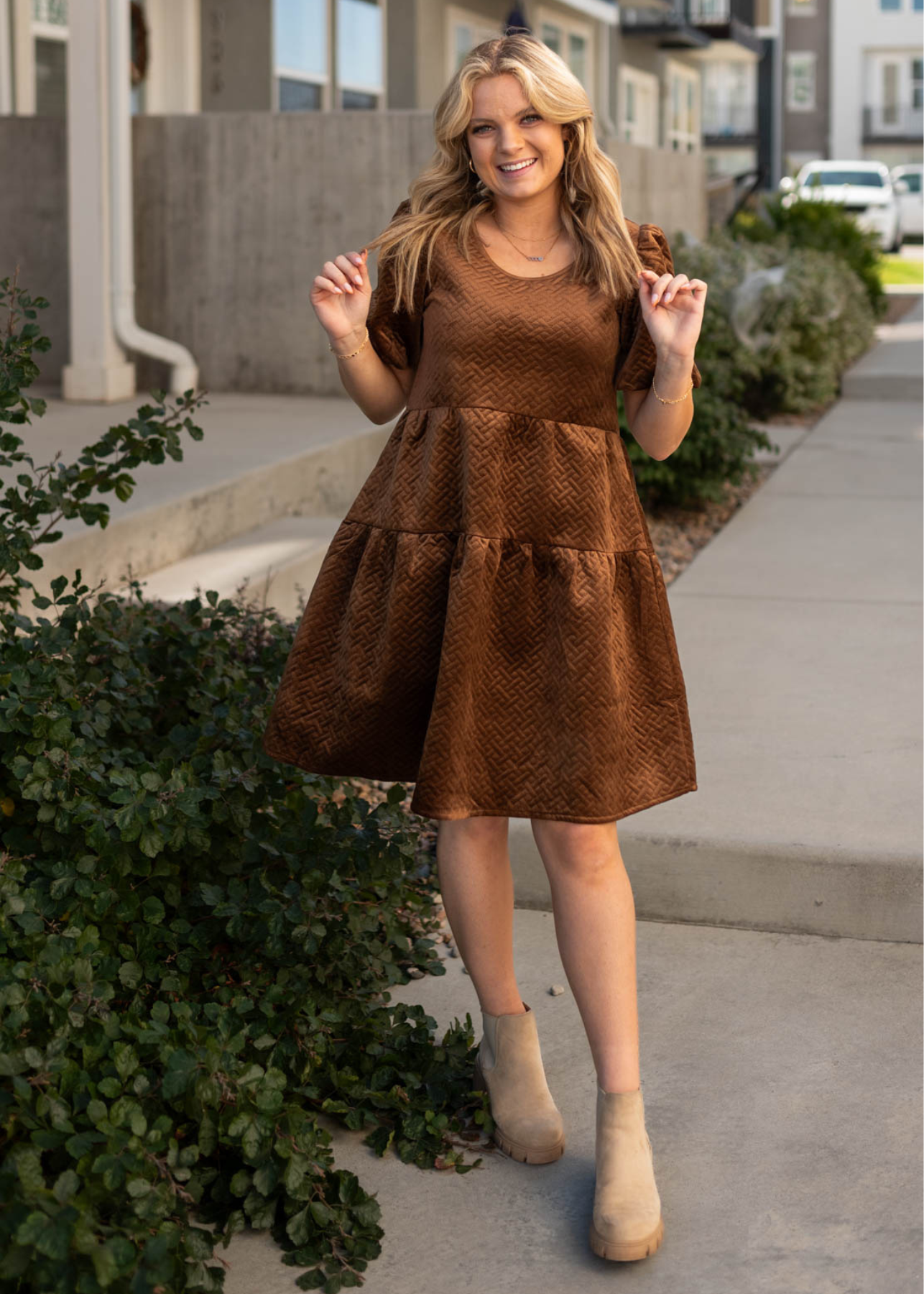 Short sleeve chocolate dress