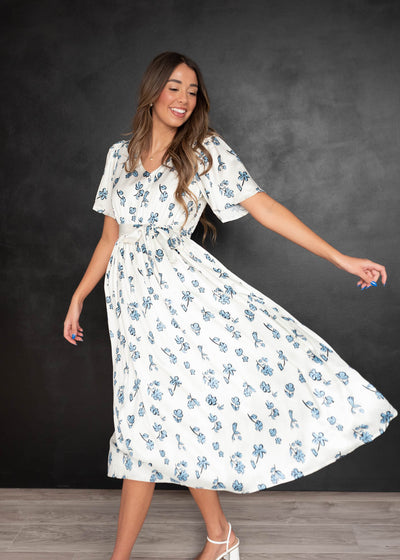 Blue flroal dress with short sleeves