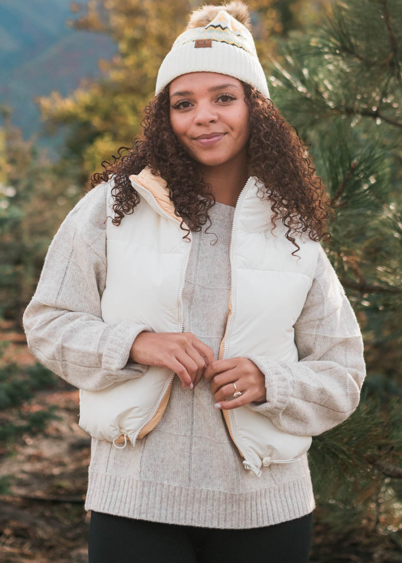 Zip up ivory reversible puff vest