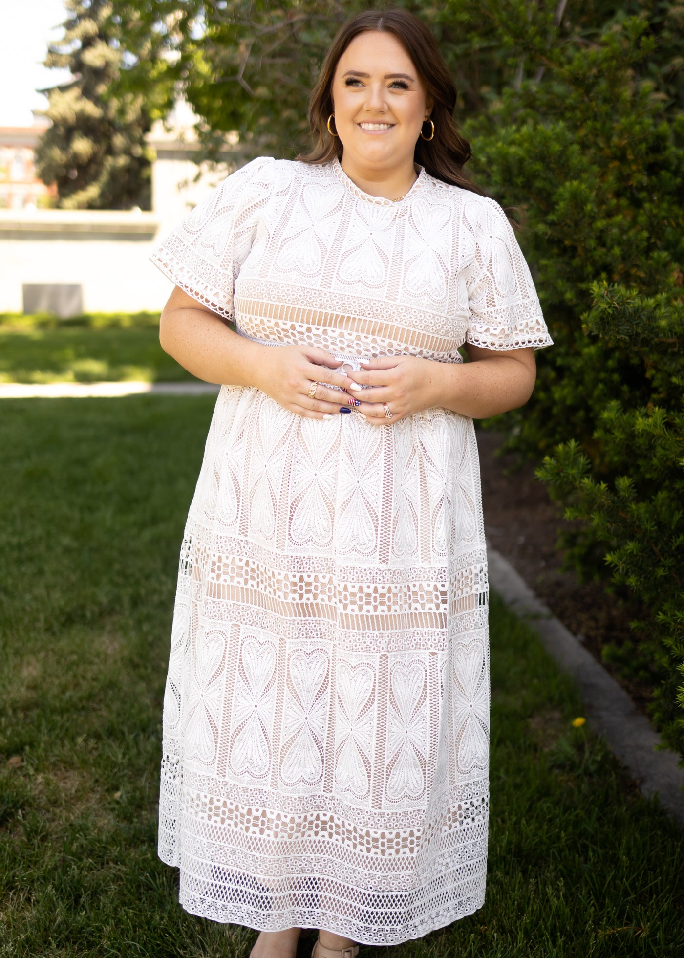 Plus size white lace dress with short sleeves