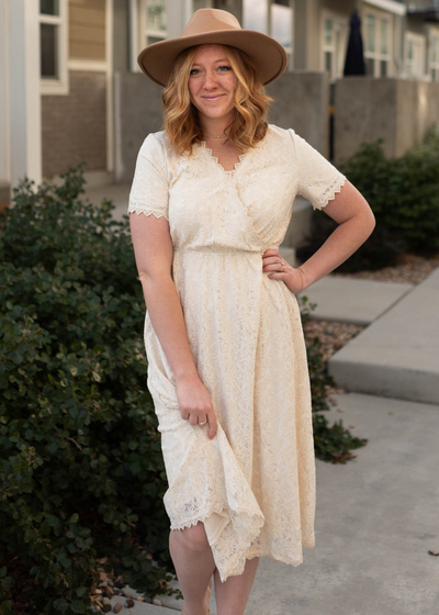 Short sleeve cream lace dress