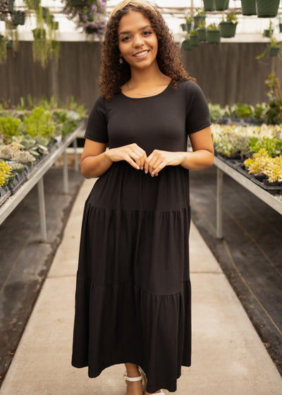 Short sleeve knit black tiered dress