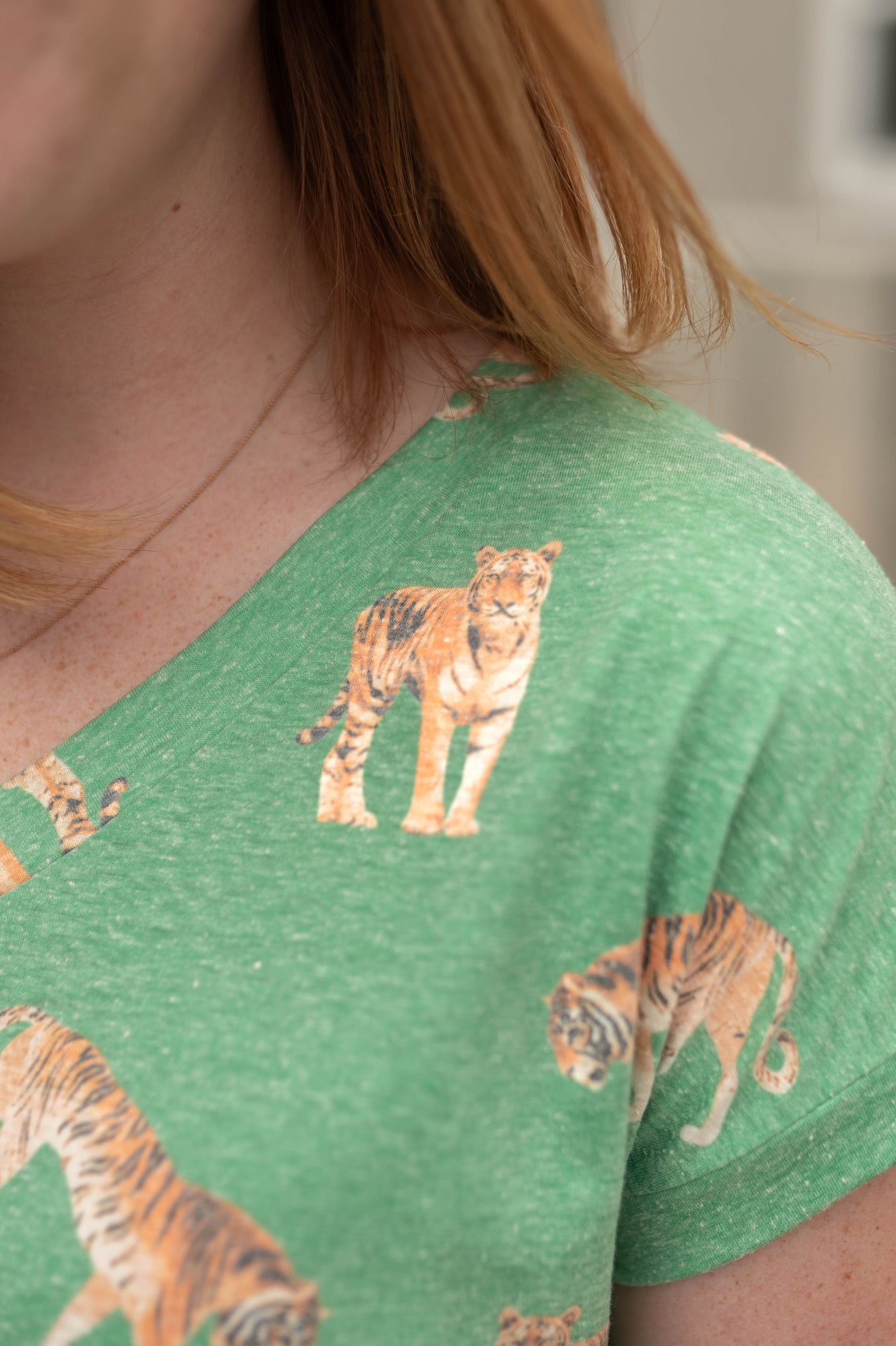 Short sleeve vintage green top with tigers