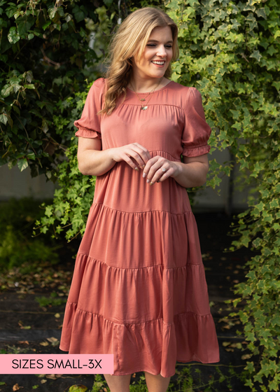Clay satin tiered dress with short sleeves