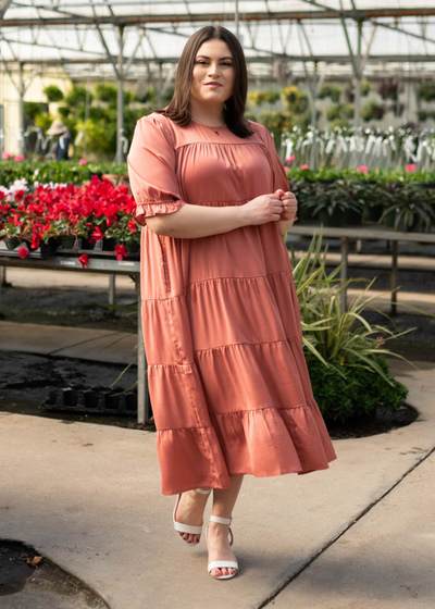 Short sleeve plus size clay satin tiered dress