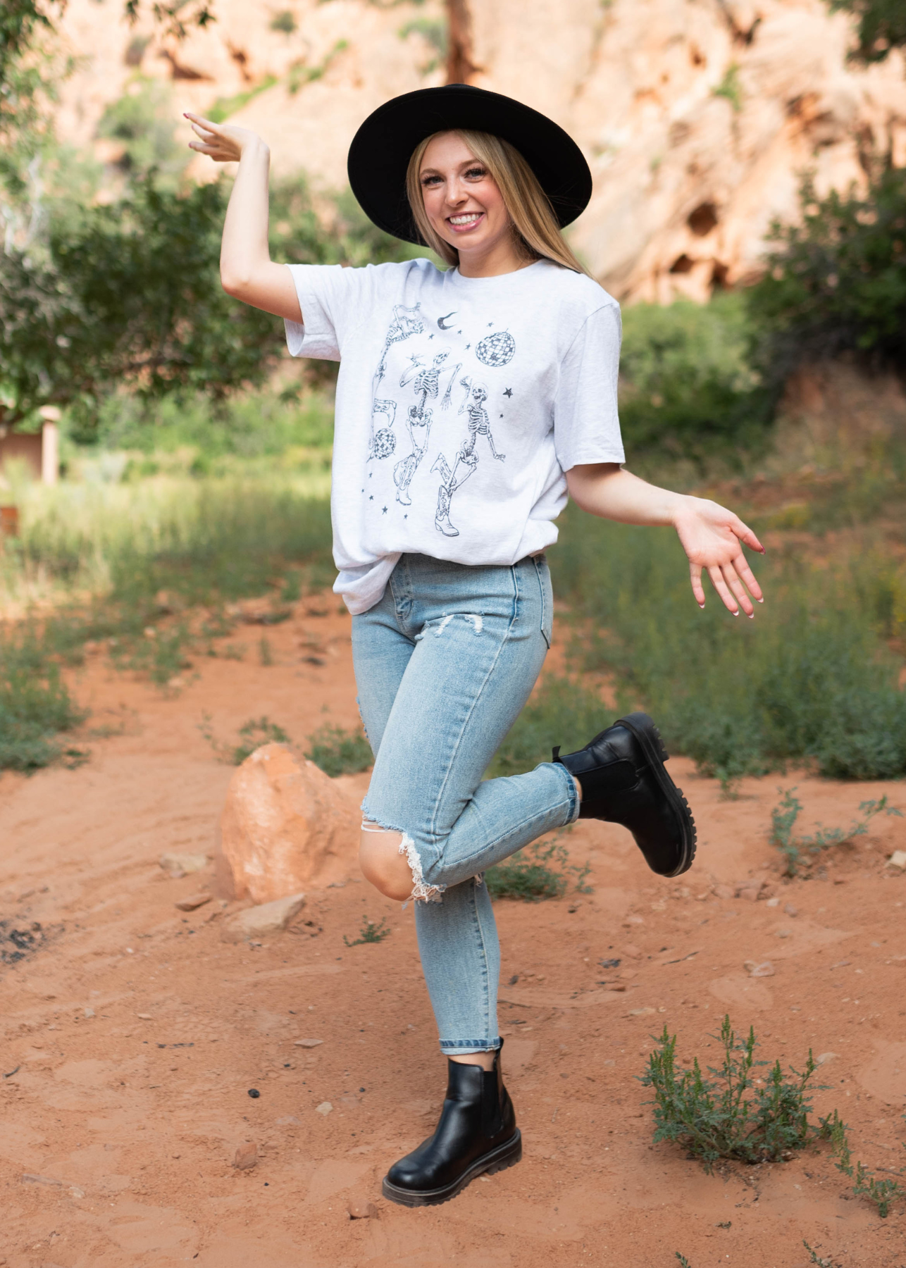 Short sleeve grave yard boogie grey tee