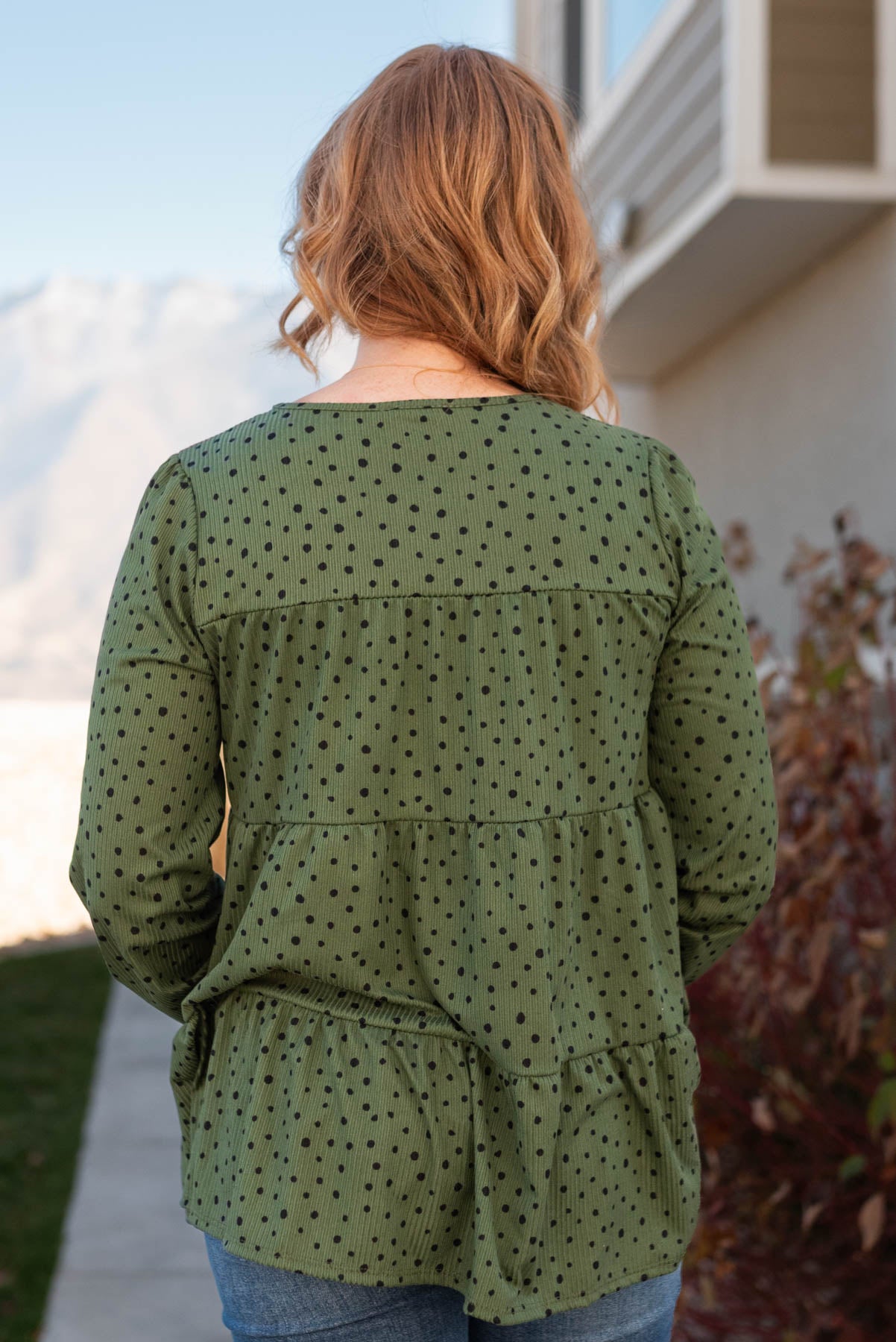 Back view of the olive tiered top