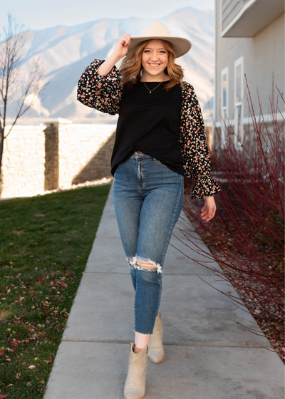Long sleeve black pattern sleeve top