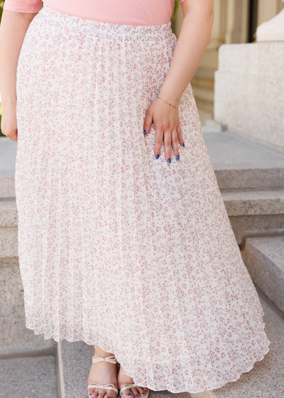 Plus size white floral skirt