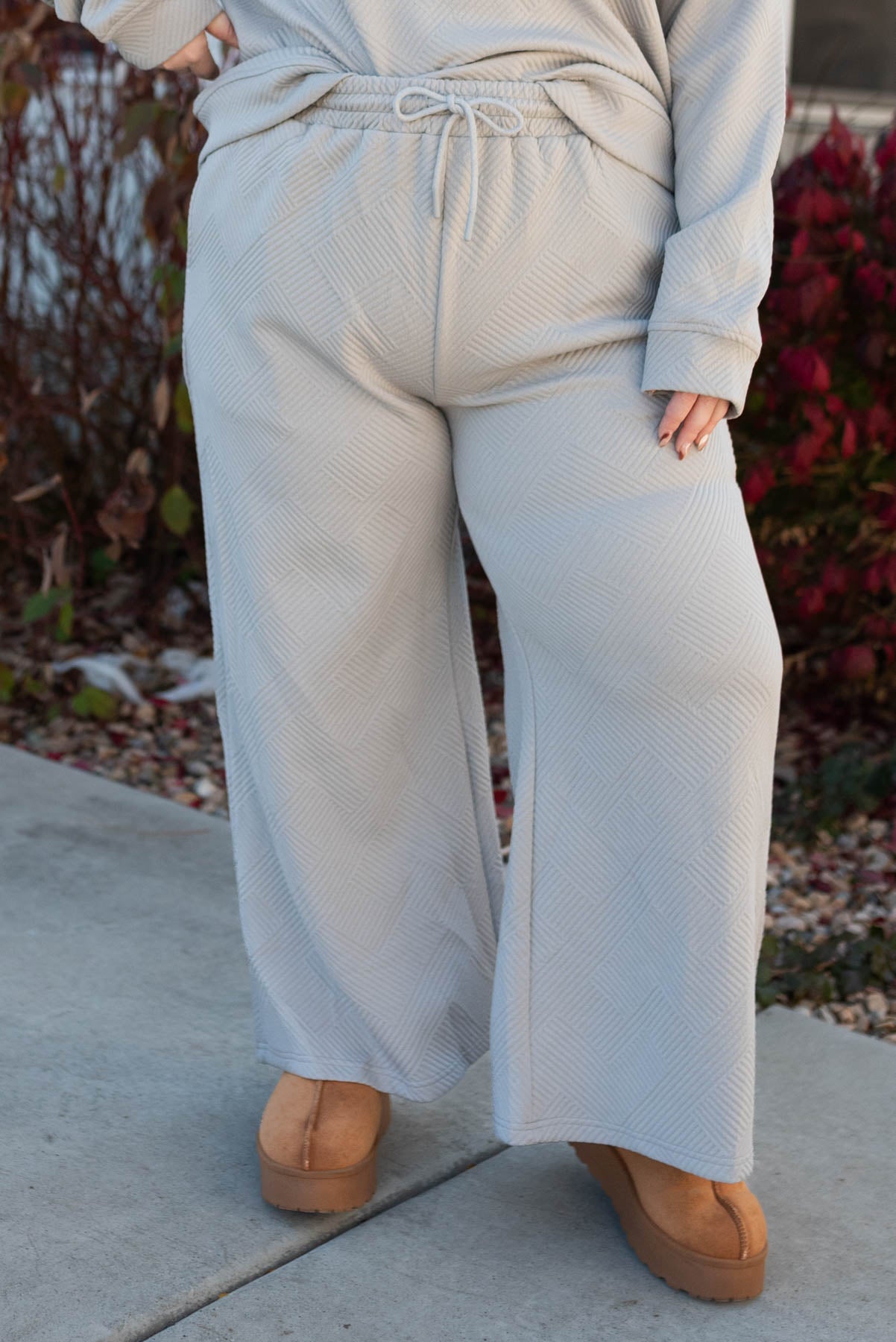 Wide leg pants with pockets on the plus size grey textured lounge set